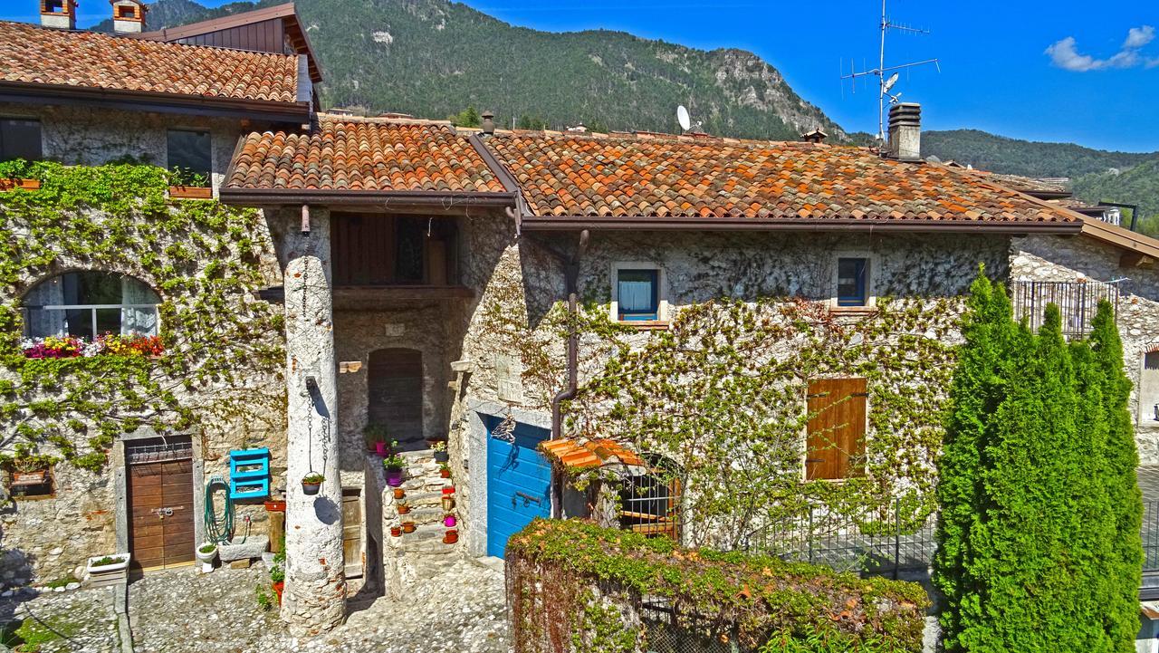 Ferienwohnung Rustico Colonna House By Gardadomusmea Vesio Exterior foto